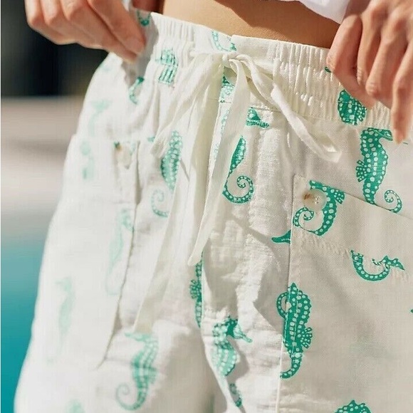 Anthropologie Pants - ✨ Anthropologie Escape Seahorse Shorts Sz XL